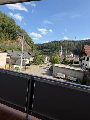 Frisch renoviert: 106 m² 4-Zi.-Wohnung mit Balkon und Bergblick in Lauterbach – 78730 Lauterbach – Vorschaubild 7