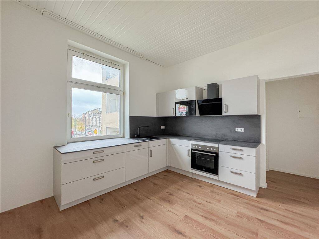 Kernsanierte 1-Zimmer-Wohnung mit Küche u. Waschmaschine