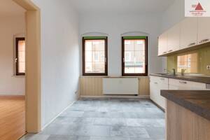 Sanierte Altbauwohnung im 1. Obergeschoss mit moderner Einbauküche - obere Stadt von Annaberg – 9456 Annaberg-Buchholz – Vorschaubild 3