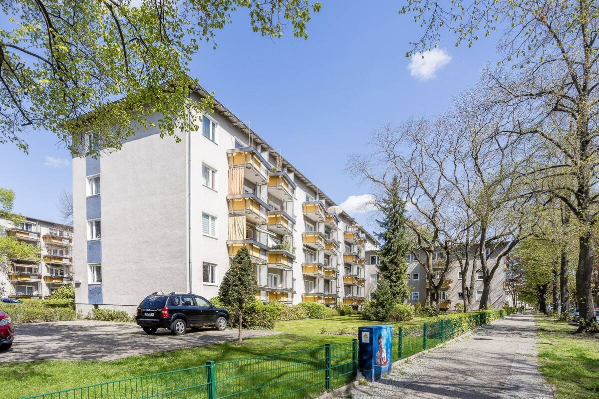 2-Zimmer-Wohnung nahe Schäfersee mit Renovierungsbedarf – 13409 Berlin – Bild 1 von 9
