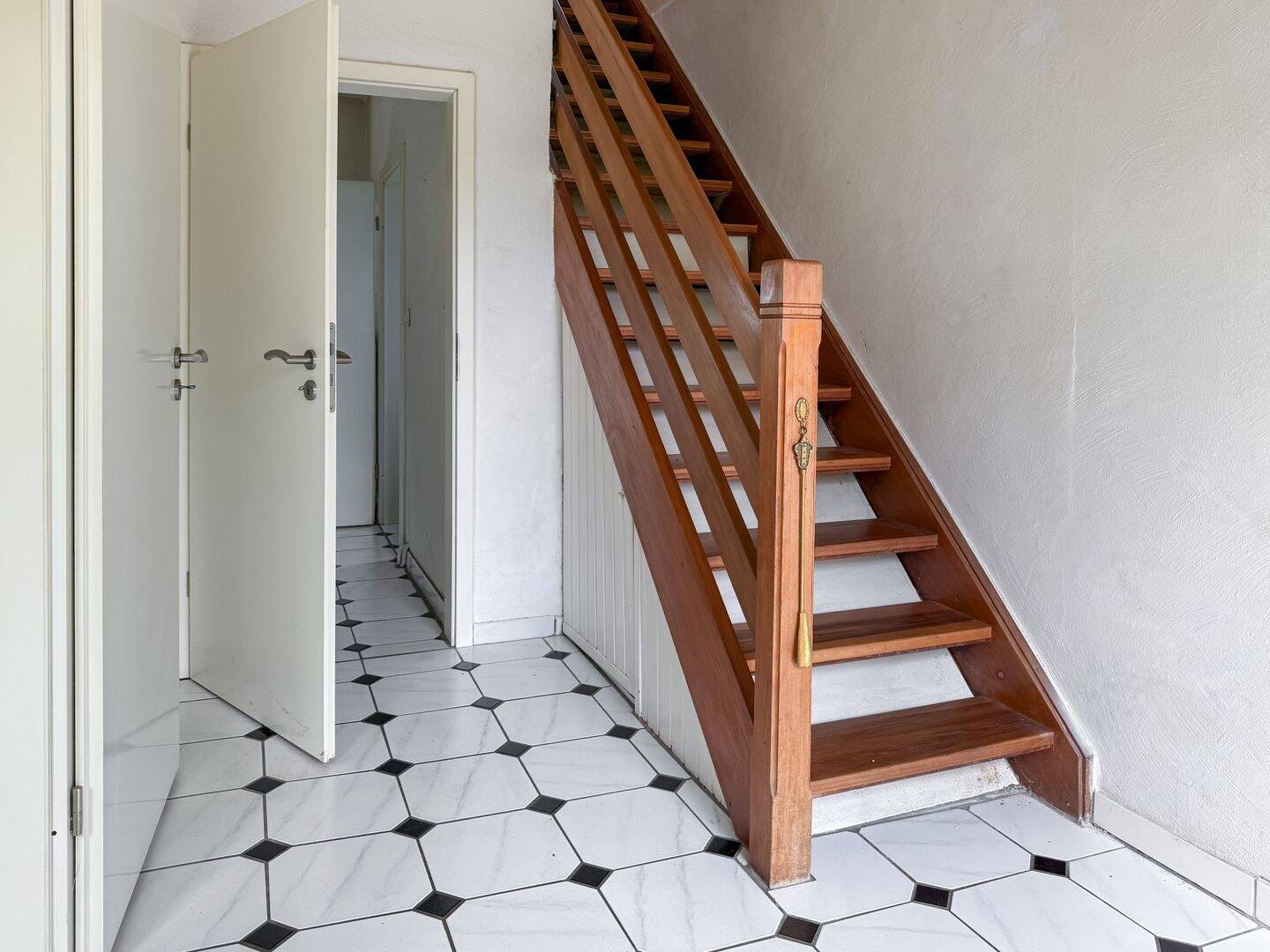Ein Altbau mit Vergangenheit – bereit für Ihre Zukunft! – Loose – Vorschaubild 3