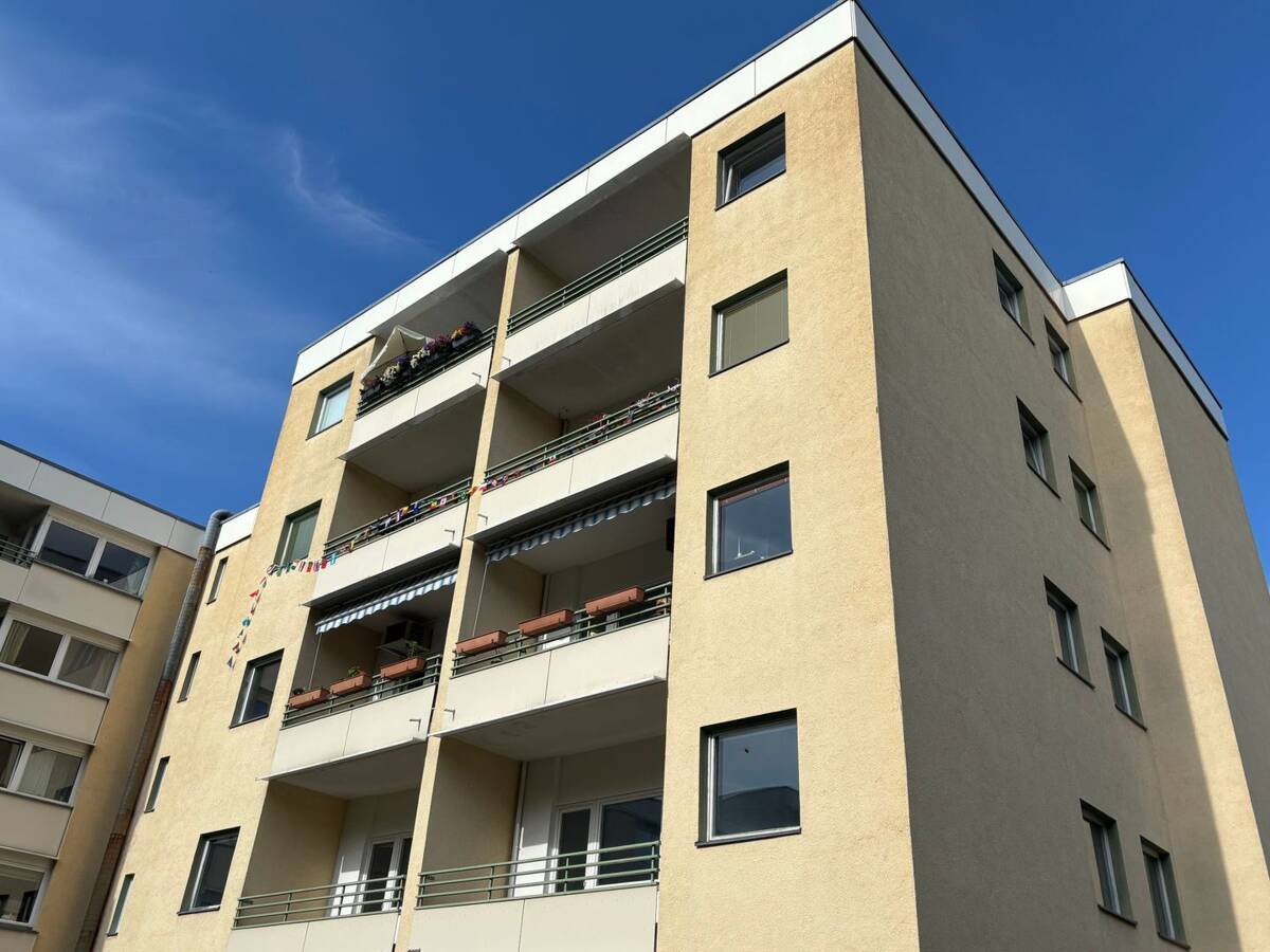 Vermietete 2-Zimmer-Wohnung mit Pkw-Stellplatz in Top-Lage Berlin-Westend – 14052 Berlin – Bild 1 von 9