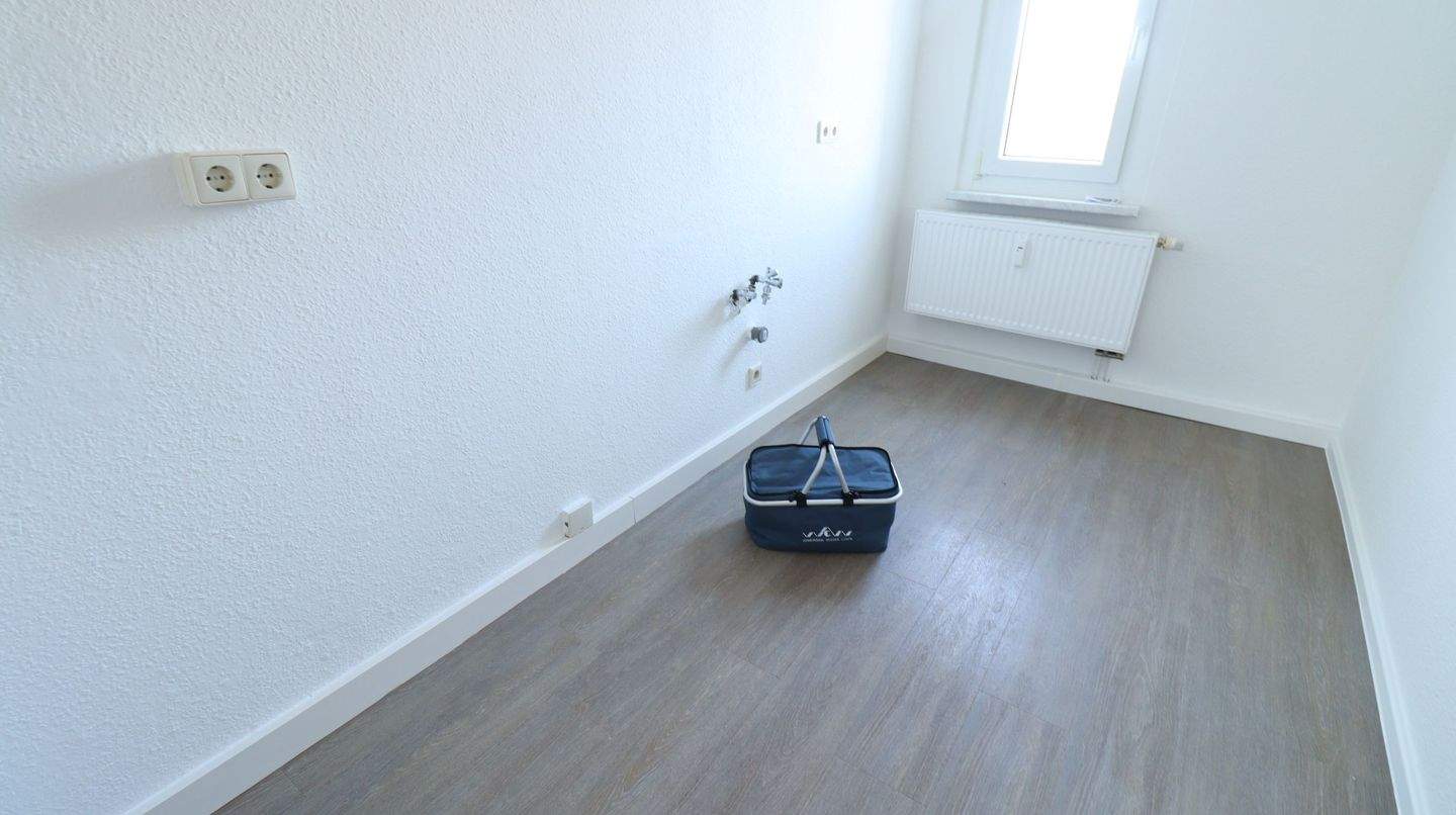 2-Raumwohnung mit Wanne und Balkon – Chemnitz – Vorschaubild 4