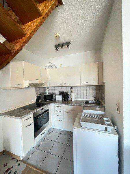 Schöne 2-Zimmer-Maisonettewohnung mit Balkon, Küchenzeile, TG-Stellplatz und Aufzug in Nürnberg – Nürnberg – Vorschaubild 3