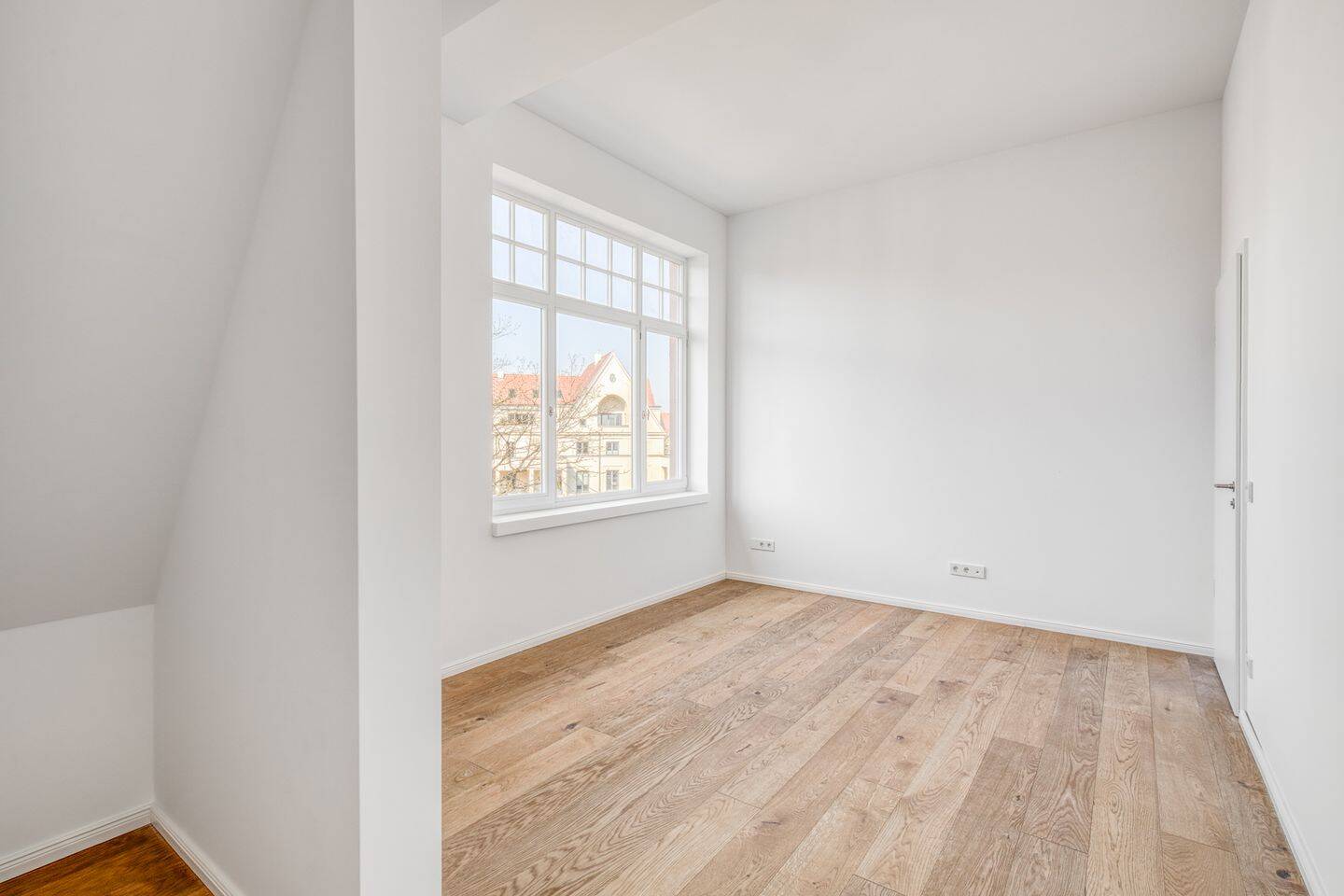 Charmante Dachgeschosswohnung nahe der Freien Universität – Berlin – Vorschaubild 4
