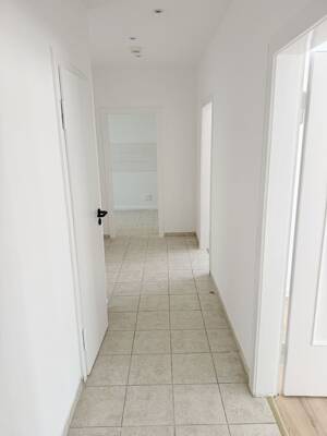 Schöne kleine 2-Zimmerwohnung mit Balkon mitten in Derendorf! – 40476 Düsseldorf – Vorschaubild 2