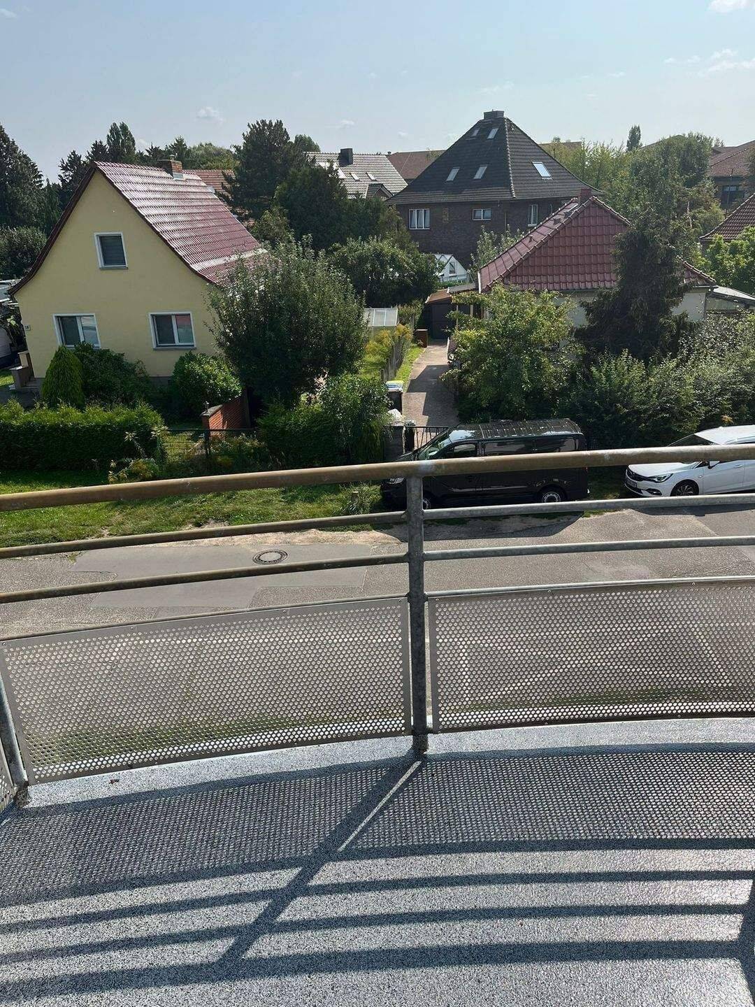 Bezugsfreies Dachgeschoss mit 2 Balkonen, EBK und attraktivem Grundriss – Berlin – Vorschaubild 4