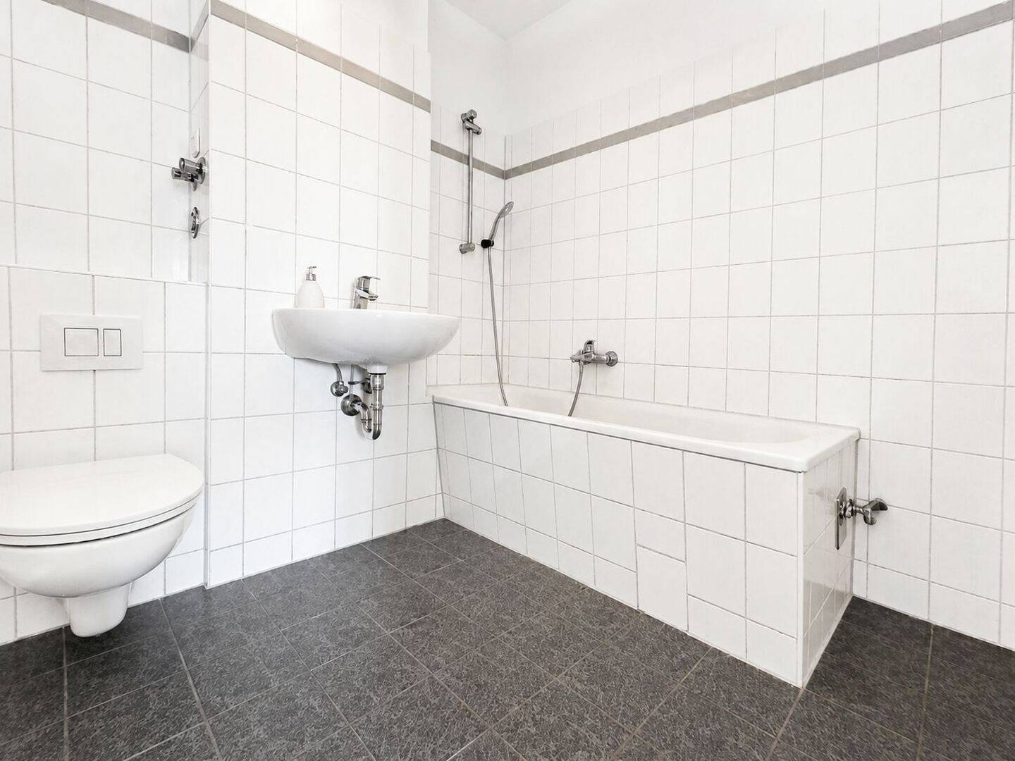 Bezugsfrei: Helle 3-Zimmer-Wohnung mit Balkon in der begehrten Pfarrsiedlung – Berlin – Vorschaubild 6