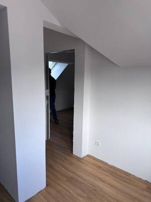 Erstbezug nach Kernsanierung | KfW55 EE | 62 m² | OG/DG | Bahnhof 2 Min. | Bezugsfertig 10/2026 – 64579 Gernsheim – Vorschaubild 8