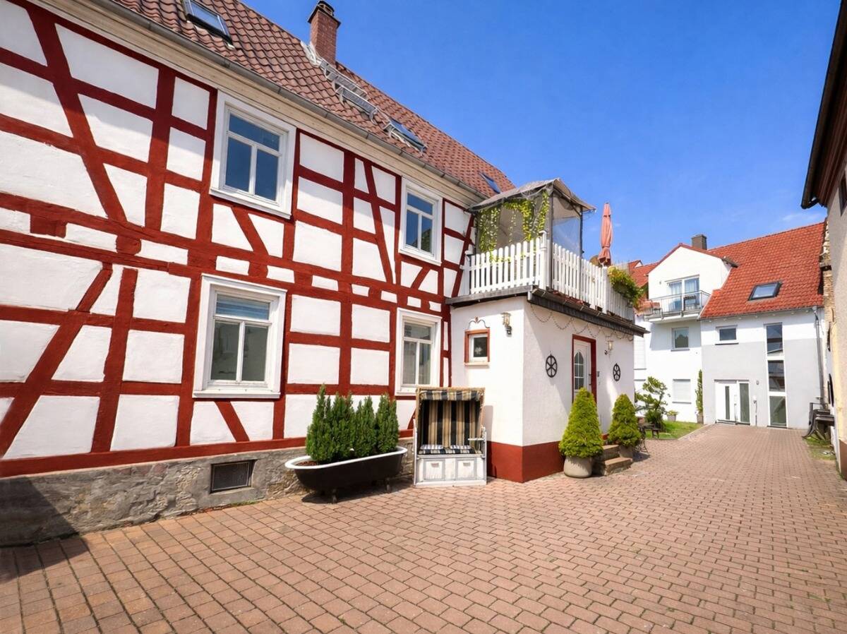 Zwei Häuser - ein Zuhause: Wohnen mit Charme und Geschichte! – Bad Vilbel – Bild 1 von 9