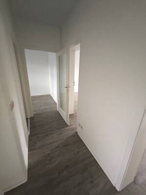 Gut geschnittene 3 Raum Wohnung mit Loggia – 4277 Leipzig – Vorschaubild 7