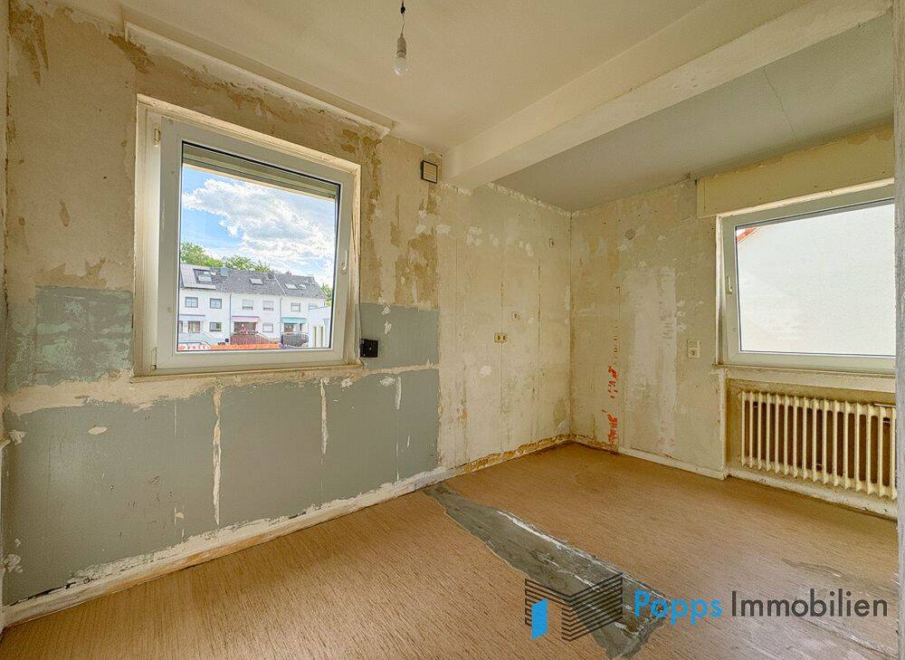 Viel Raum für die Familie - Einfamilienhaus mit Bungalow und Garage in guter Lage in Kelkheim – Kelkheim – Vorschaubild 8