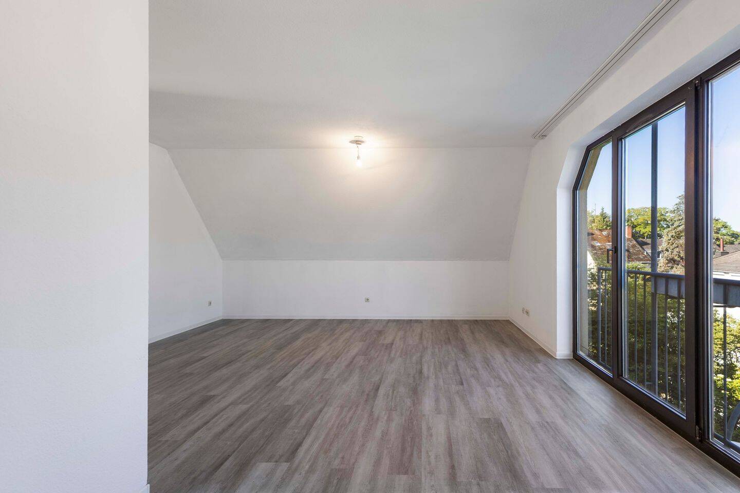 Trier-Heiligkreuz: Charmante 2 ZKB-Wohnung mit ca. 49 m² WFL, Dachterrasse und TG-Stellplatz – Trier – Vorschaubild 6