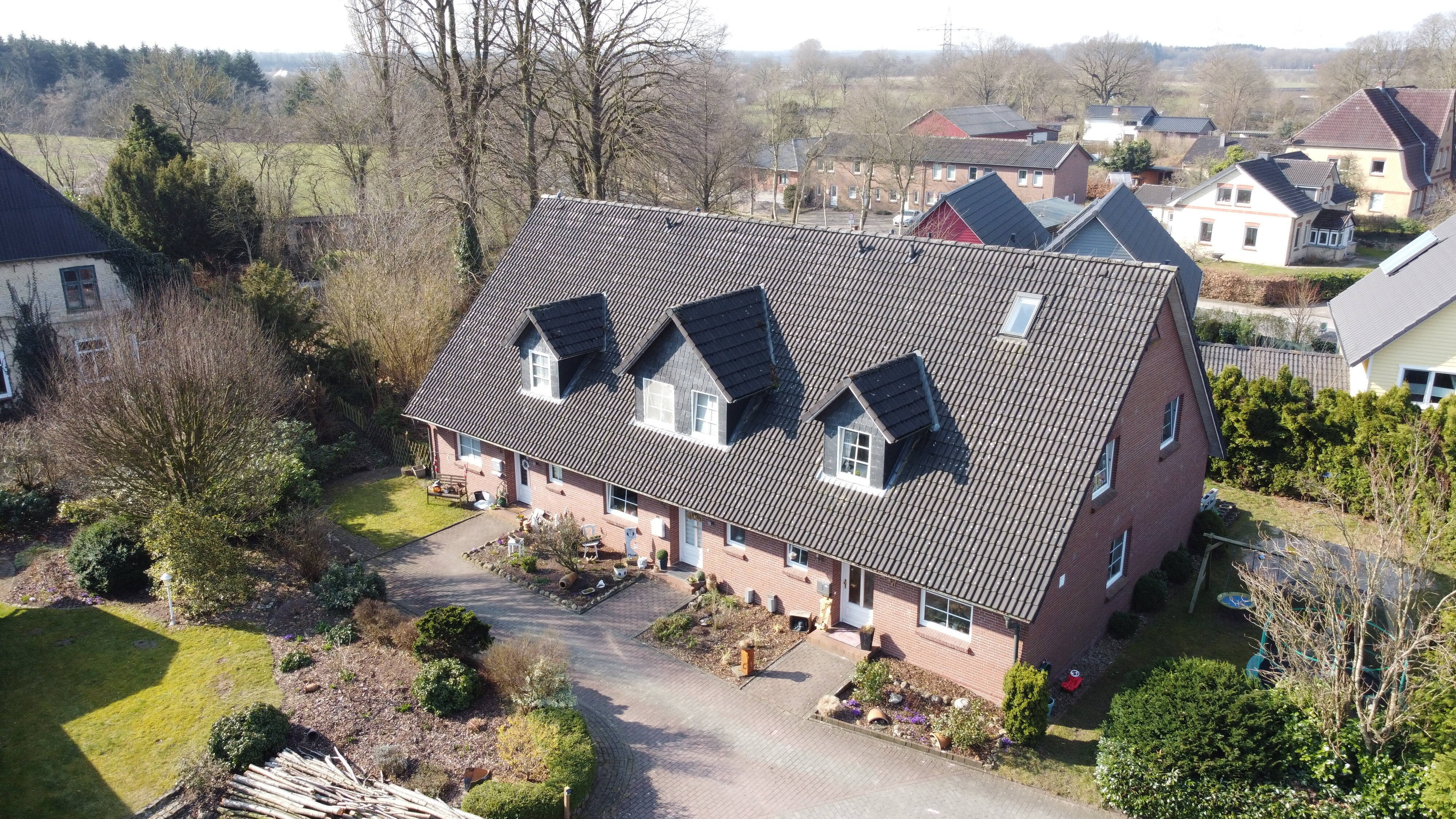 Attraktives Reihenhaus-Ensemble in Brekendorf mit 2 REH und 1 RMH mit Vierer-Carport – Brekendorf – Vorschaubild 2