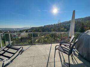 Traumhafte 3,5-Zimmer Luxuswohnung mit sonniger Terrasse in ruhiger Lage. – 70186 Stuttgart – Vorschaubild 2