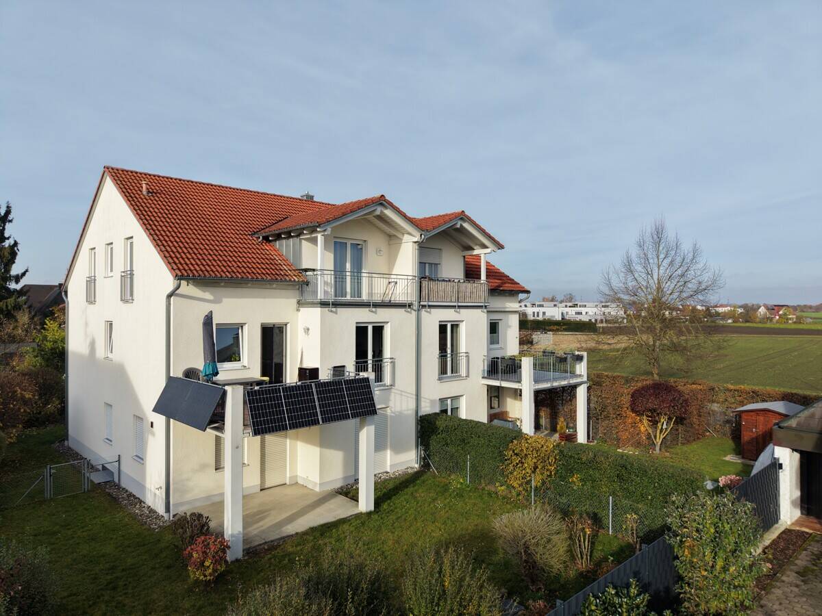 Sonnige drei Zimmer Wohnung mit großzügigen Balkon – Ingolstadt – Bild 1 von 9