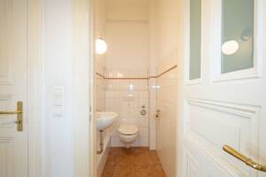 SCHÖNER WOHNEN im JUGENDSTIL beim MERIDIAN EPPENDORF | BALKON + KAMINOFEN Original | SEHR CHARMANTE 4 ZIMMER | EBK – 20253 Hamburg – Vorschaubild 7