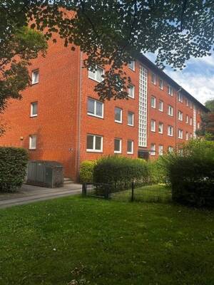 Bitte unsere Fragen beachten! HH-Rahlstedt, sanierte 2,5 Zimmer Wohnung im EG