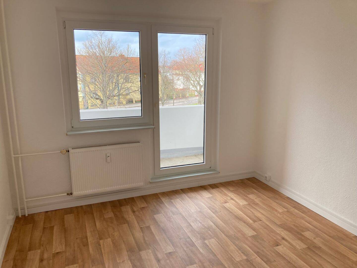 AB SOFORT - 3RW mit Balkon!