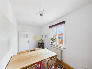 Bezugsfrei in zentraler Lage: Großzügige 4-Zimmer-Wohnung mit Balkon in der Zellerau – 97082 Würzburg – Vorschaubild 9