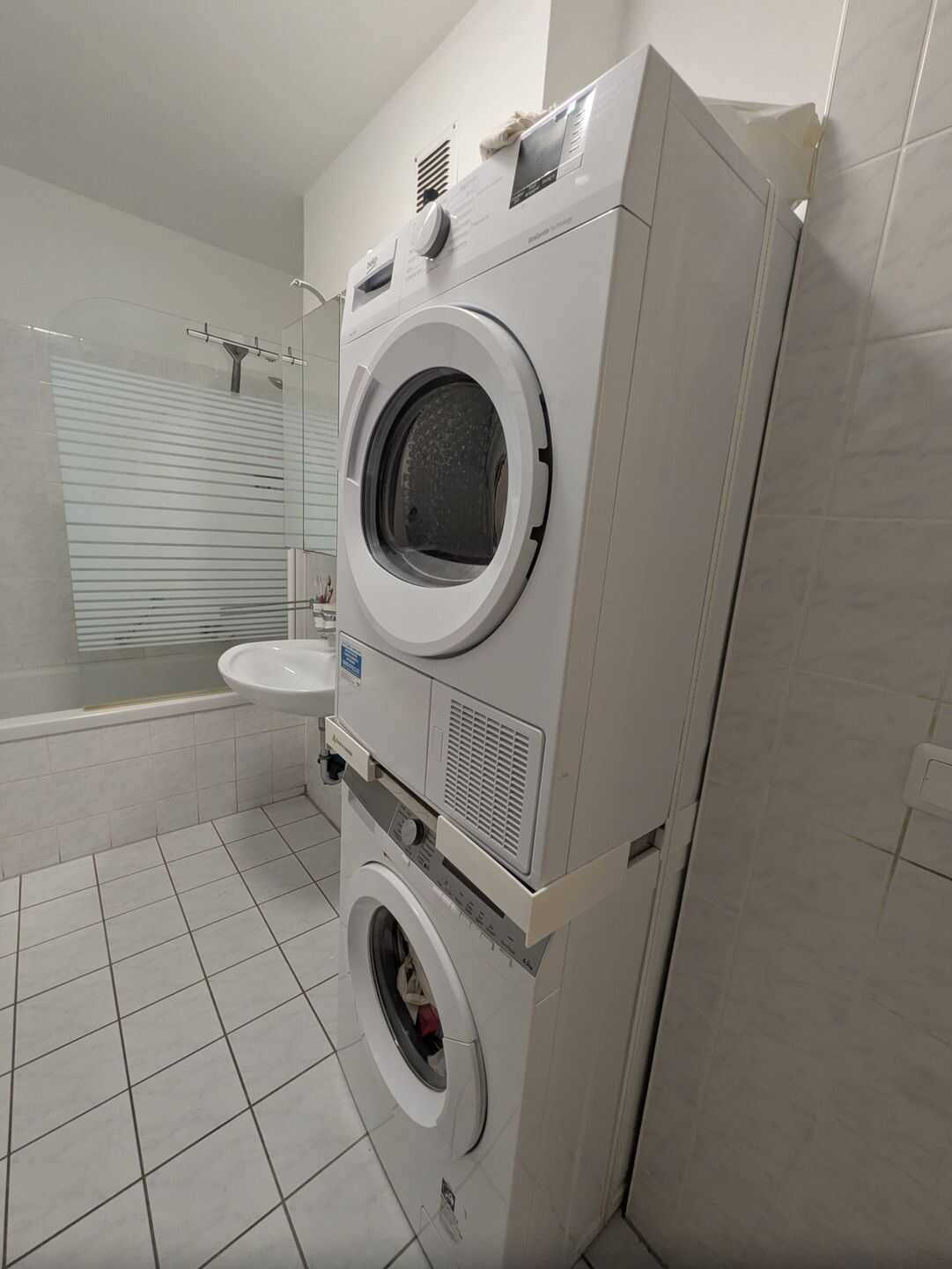 Voll möblierte 2Zi Wohnung in Germering (München West) Aug2026-Jul2027 – Germering – Vorschaubild 6