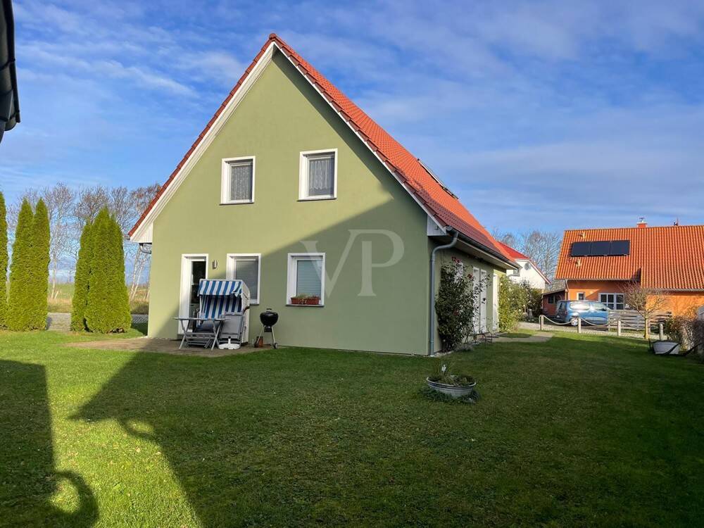 Kap Arkona: Zweifamilienhaus A mit hochwertiger Ausstattung – Putgarten – Bild 1 von 9