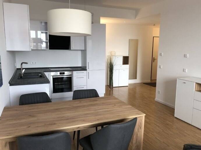 Wunderschöne möblierte, helle 2-Zi-Whg. mit EBK 4. OG Südbalkon mit unverbautem Blick – Berlin – Vorschaubild 4