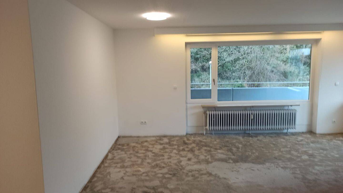 BARRIEREFREI: S-Killesberg: 4. OG, 3,5 Zi., 127 qm Wfl., top-saniert, Kamin, Aufzug, SW-Balkon, Hobbyraum, TG, EBK – Stuttgart – Vorschaubild 2