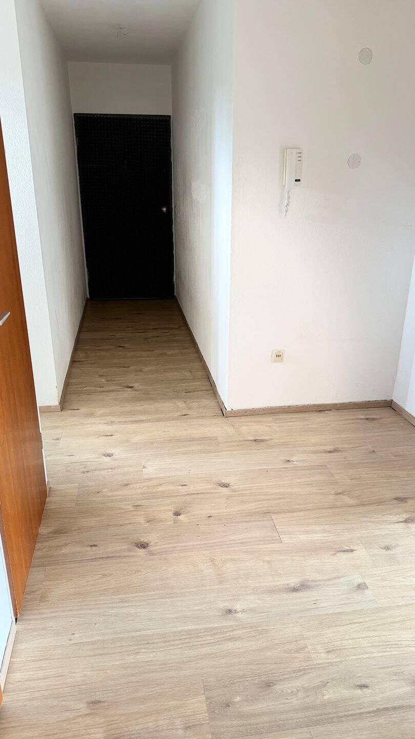 Einziehen & wohlfühlen: 3-Zimmer-Wohnung mit 2 Bädern und 2 Balkonen in Köln-Westhoven – Köln – Vorschaubild 2