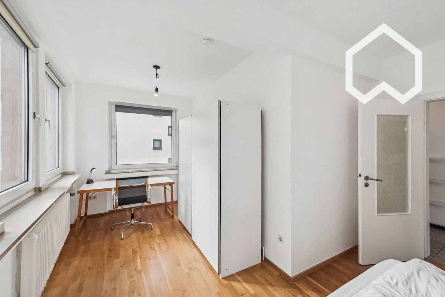 Liebevoll eingerichtete & häusliche Wohnung – Köln – Vorschaubild 9