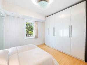 Schöne Maisonette-Dachgeschosswohnung in einem kleinen Mehrfamilienhaus mit nur 6 Einheiten in Solln – 81479 München – Vorschaubild 6
