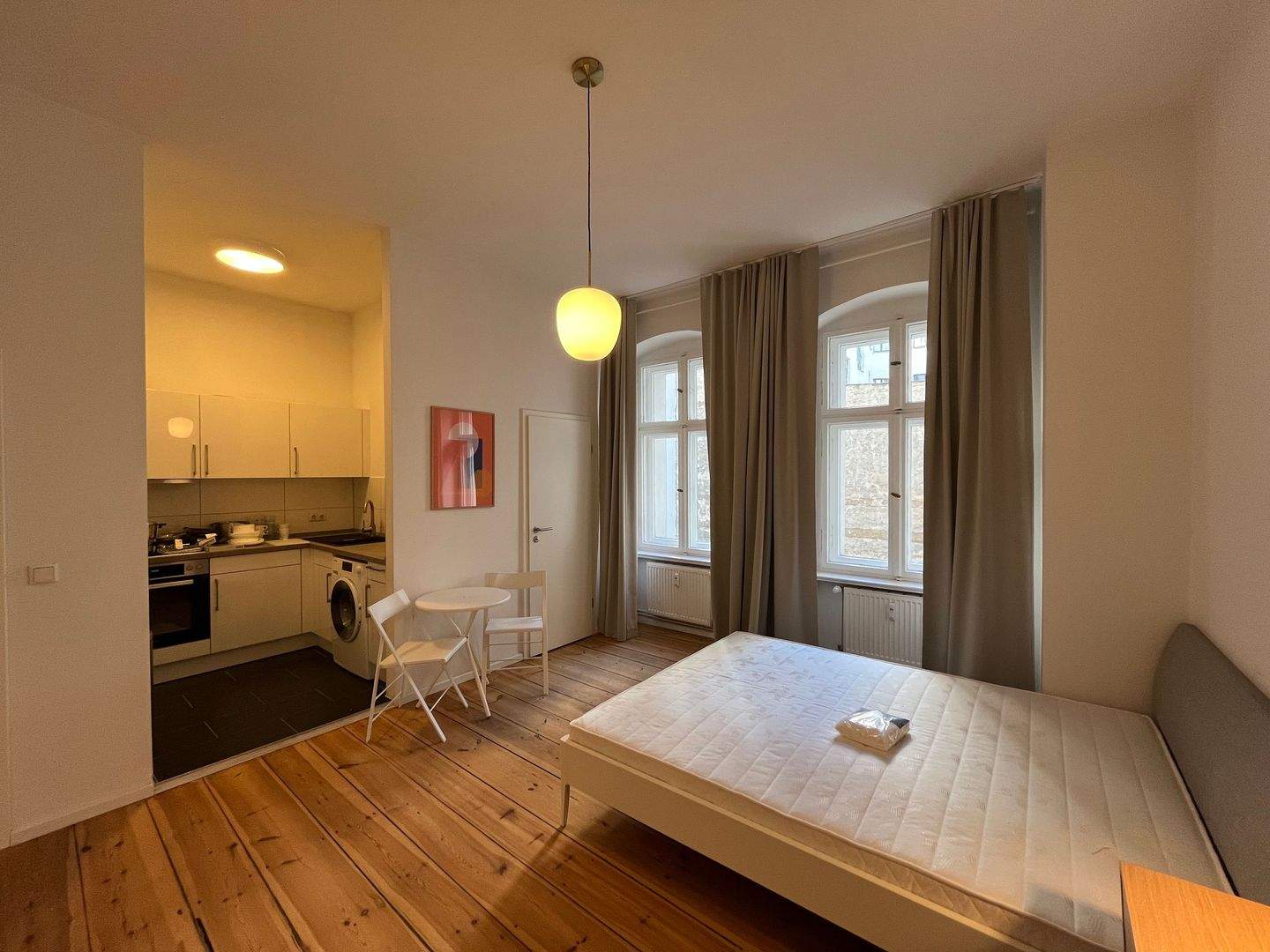 Verfügbar ab 01.04.26: voll möbliertes City-Apartment am beliebten Mauerpark – Berlin – Vorschaubild 4