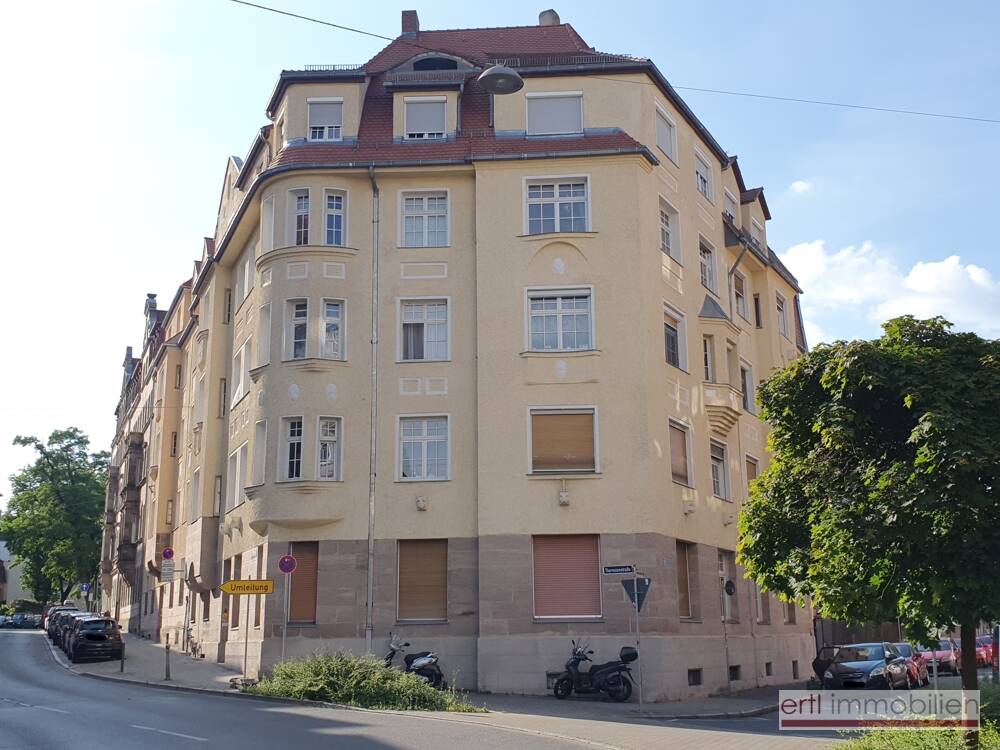 * CHARMANTE 2-Zi-Wohnung in STILvollem ALTBAU und attraktiver CITYLAGE *