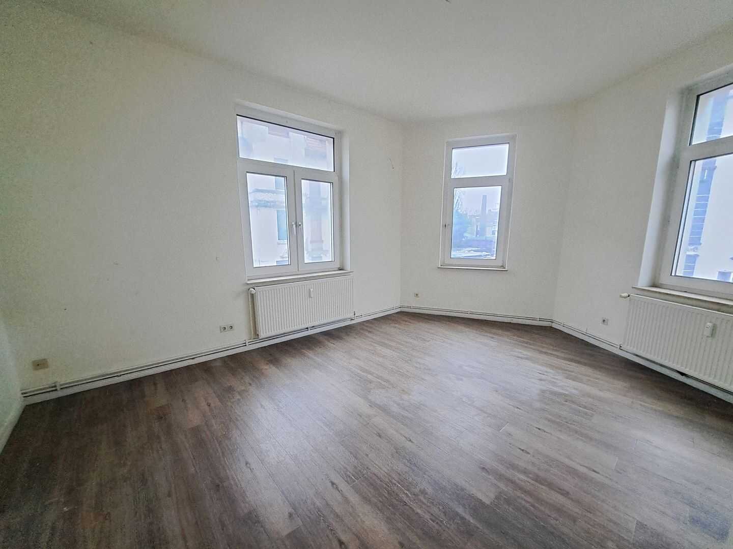Große 3-Zimmer-Wohnung mit Balkon in Bremerhaven-Lehe! – Bremerhaven – Vorschaubild 3