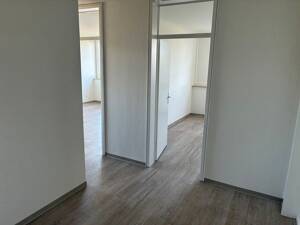 Helle 3-Zimmer-Wohnung mit Wand und Bodenbelag – 44357 Dortmund – Vorschaubild 2