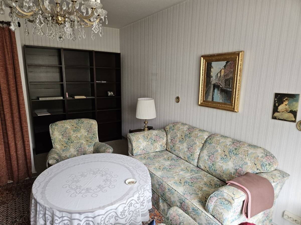 Bezugsfreie 2- Raum Wohnung in zentraler Lage – 50668 Köln – Bild 1 von 5