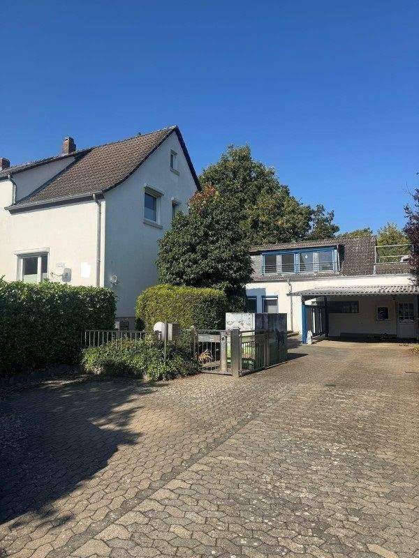 Reserviert! 2 Häuser auf einem Grundstück. Selbst ein Haus bewohnen und durch Vermietung noch ein zweites Einkommen erzielen. – Braunschweig – Vorschaubild 9