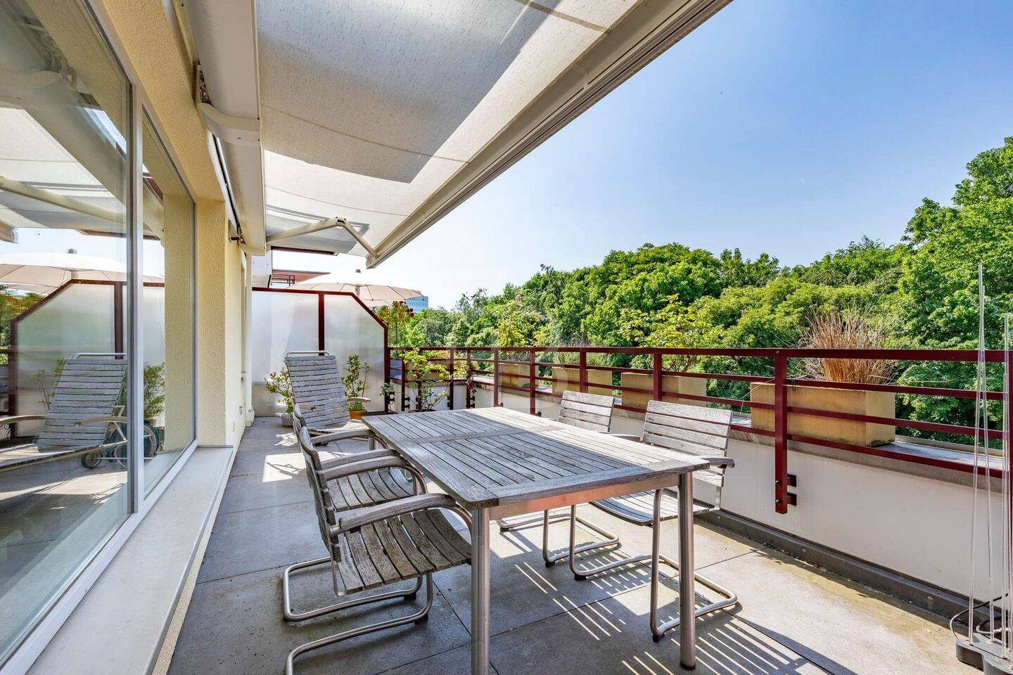 Modern & saniert - Wohntraum mit Dachterrasse und TG! – Köln – Vorschaubild 2