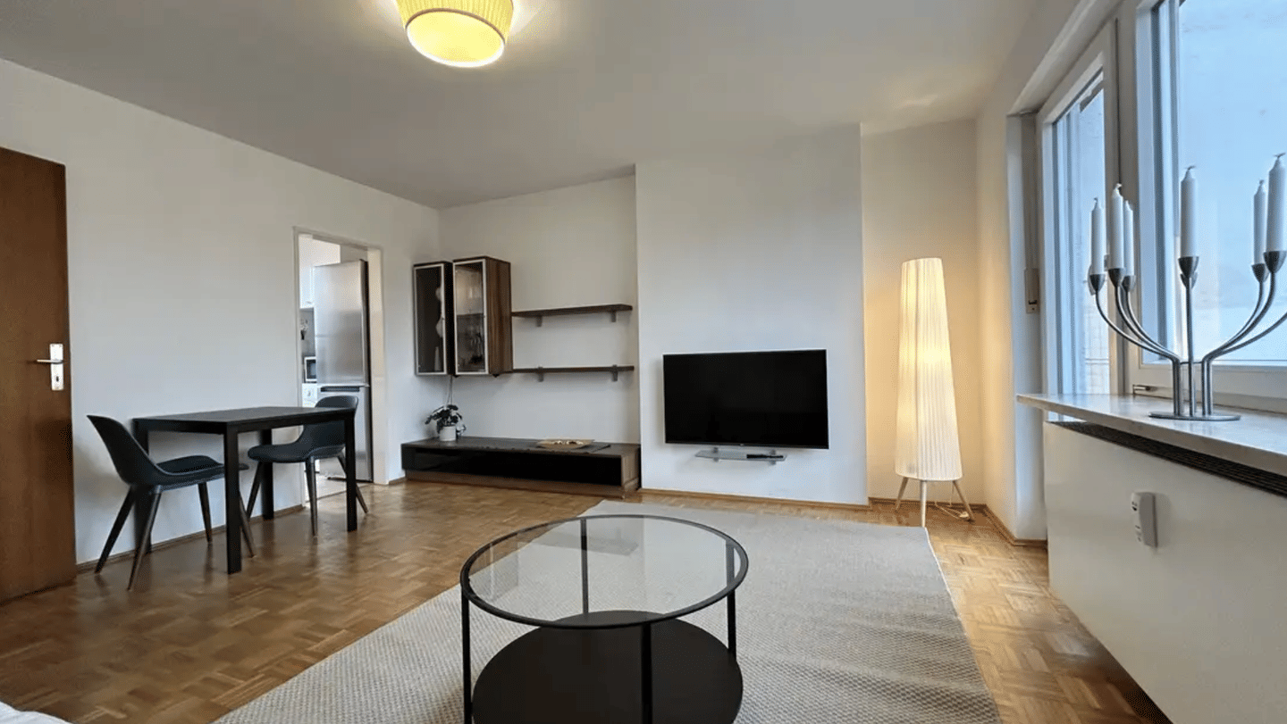 Dachgeschoss Wohnung nähe BMW IT Zentrum – München – Vorschaubild 2