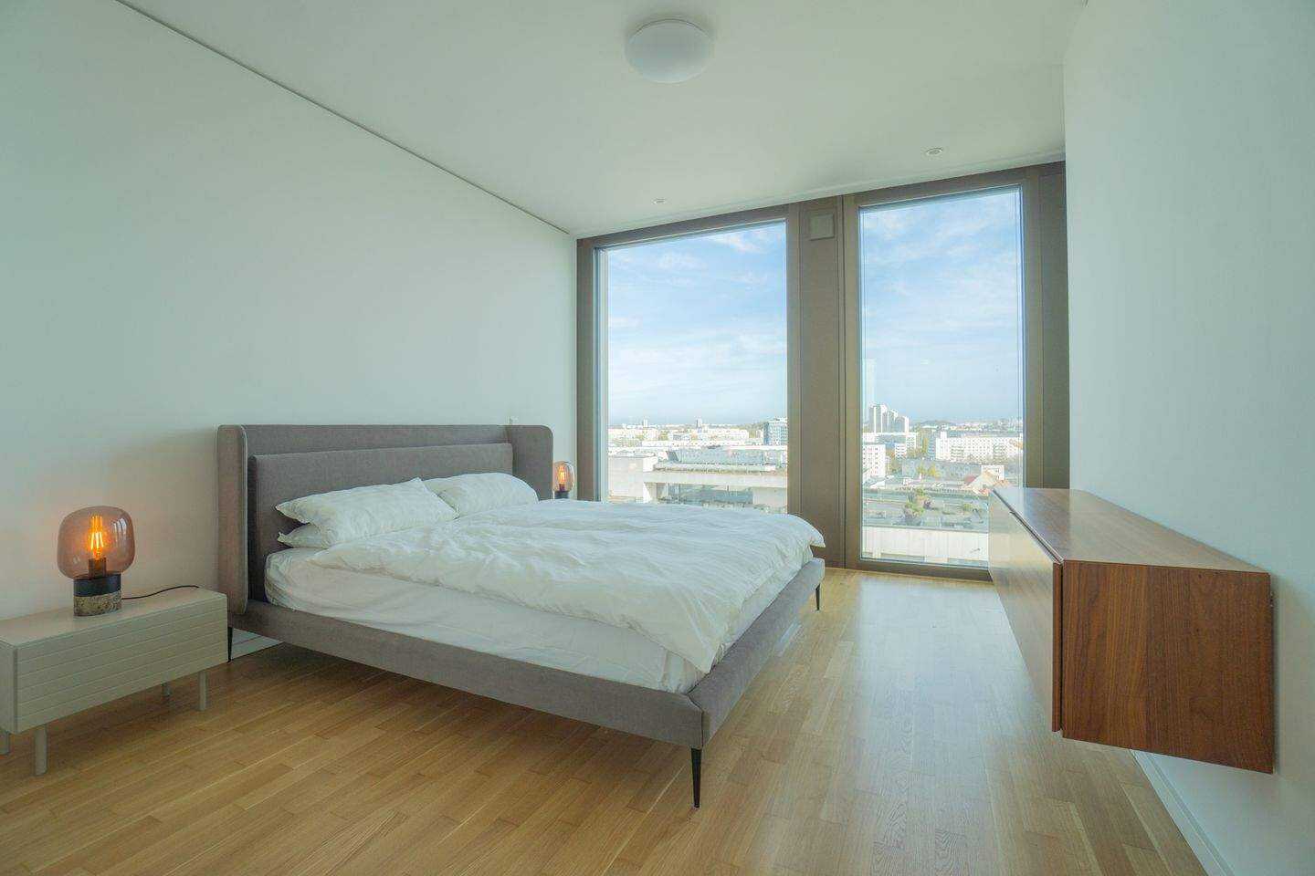 Exklusiv möblierte 3-Zimmer-Designwohnung im Grandaire mit Balkon und Weitblick – Berlin – Vorschaubild 5