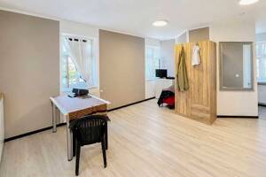 *Denkmal-Kapitalanlage* - vermietete 1,5-Zi.-Wohnung mit Tageslichtbad, EBK u. Stellplatz in DD-Luga – 1259 Dresden – Vorschaubild 3