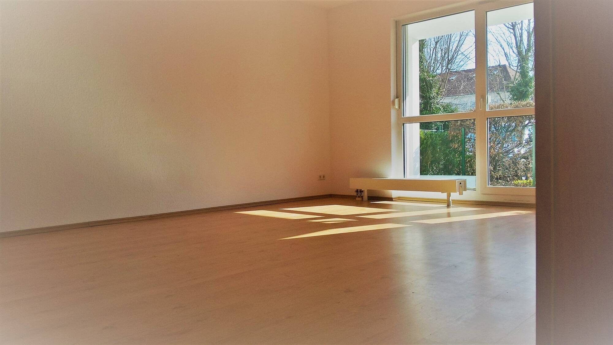 Magdeburg - interessante 2-Raumwohnung mit großem Balkon, Aufzug, Wanne und Stellplatz-option – Magdeburg – Vorschaubild 3