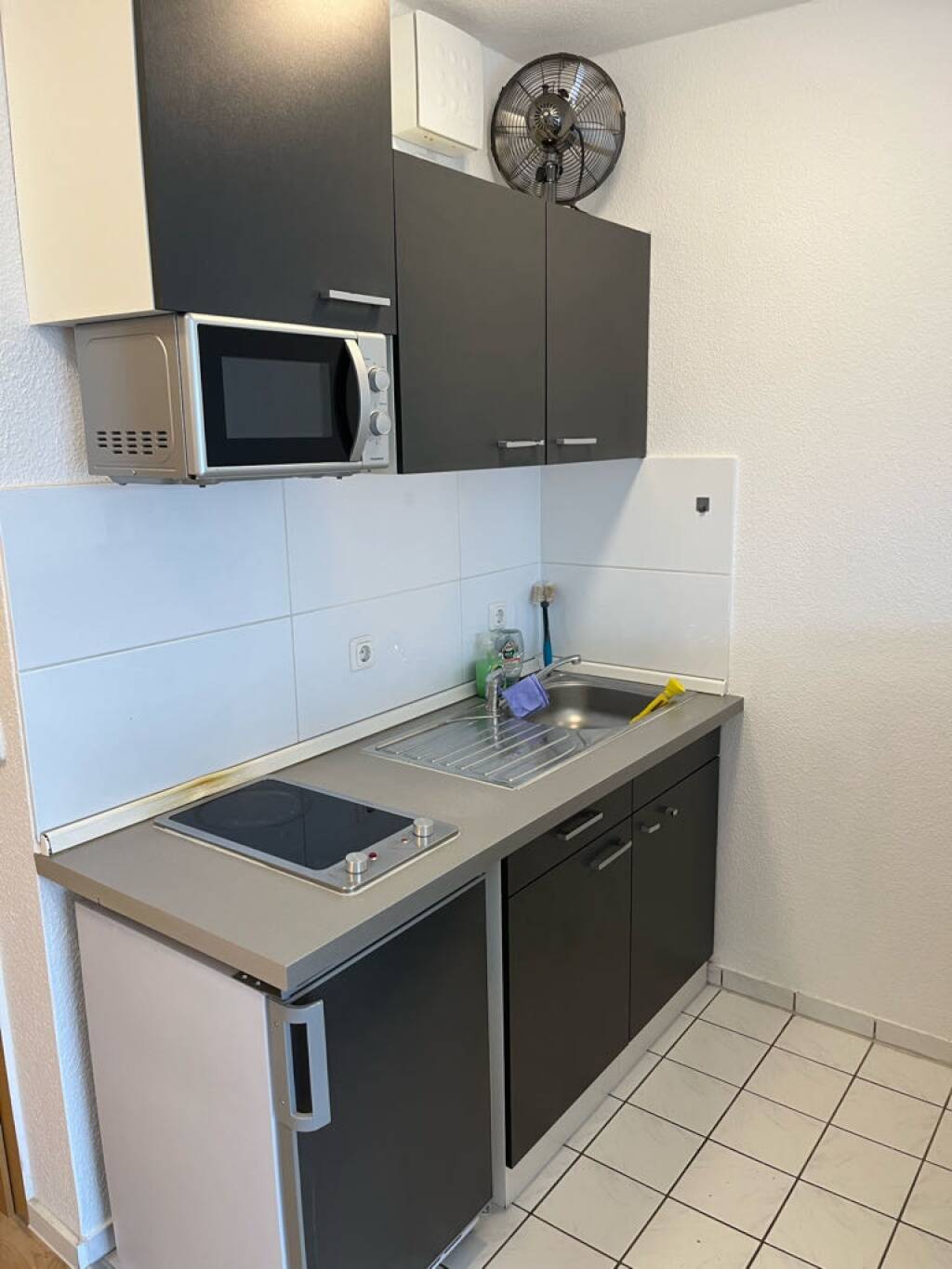 Möblierte 1-Zimmer-Wohnung mit Balkon in Paderborn – Paderborn – Vorschaubild 2