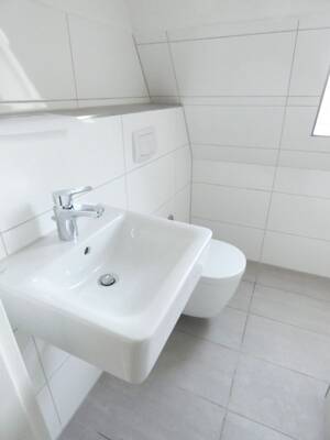 Absolut ruhig gelegene und modernisierte 2-Zi.-Maisonette-Whg.mit Balkon E-Steele! – 45276 Essen – Vorschaubild 4