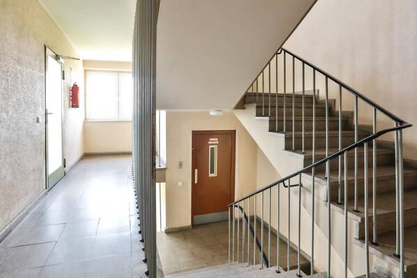 Etagenwohnung in 50739 Köln mit 77 m² kaufen