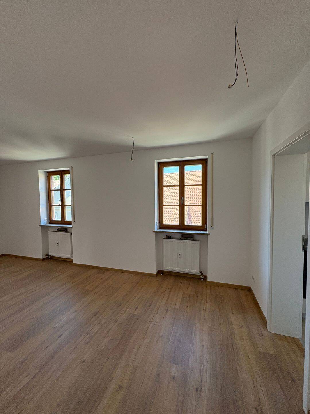 FRISCH SANIERT - Wohnen mit Terrasse am Bismarckplatz – 2-Zimmer-Wohnung mit Einbauküche - Wohnung 13 – Regensburg – Vorschaubild 2