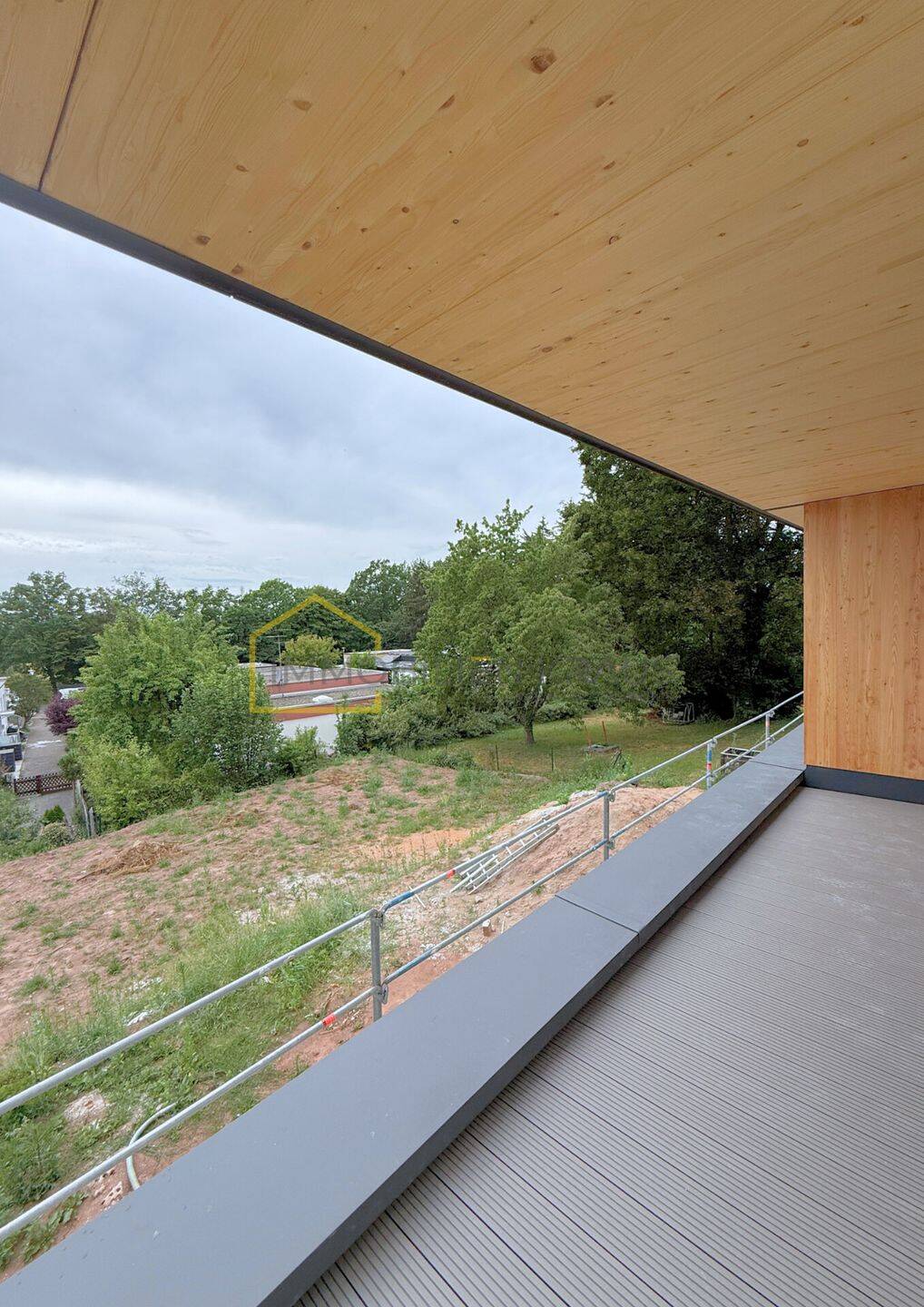 Massivholz-Neubau: 2 Zimmer mit Balkon, KfW40, gesundes Wohnklima, Weitblick