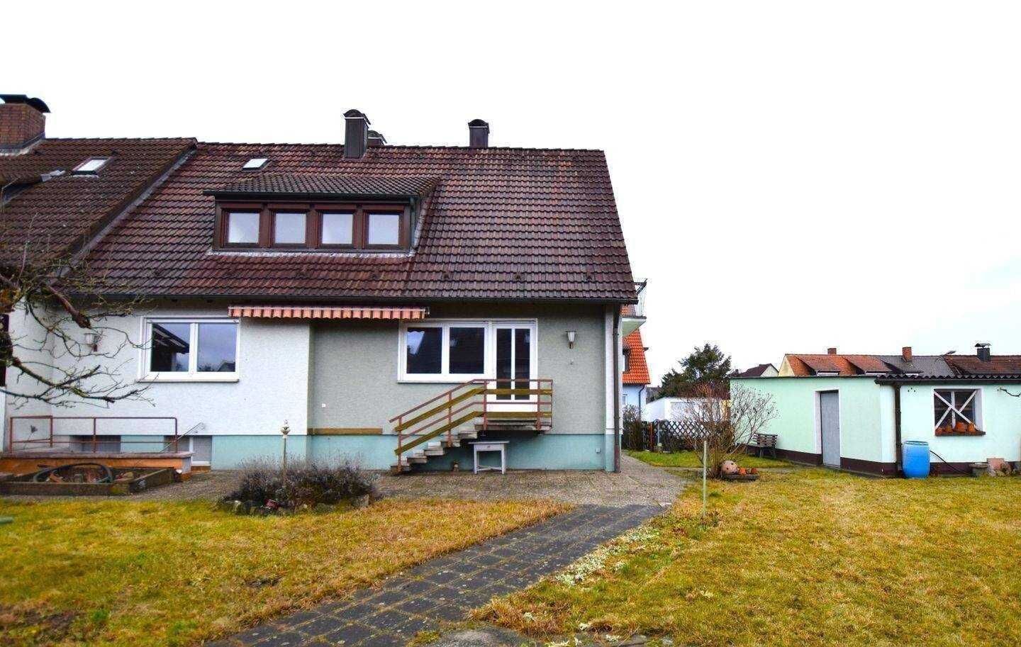 Charmantes Zweifamilienhaus mit großem Garten – Nürnberg – Vorschaubild 2