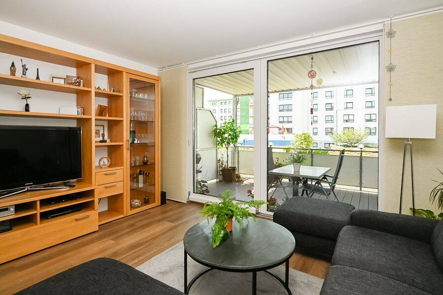 Moderne 4-Zimmer-Eigentumswohnung mit hochwertiger Ausstattung und Südwest-Balkon