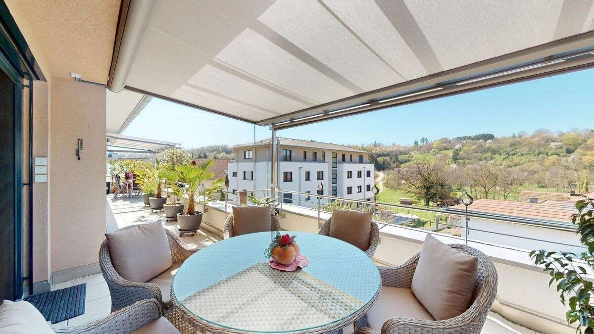 EXKLUSIVES 4.5-ZI. PENTHOUSE IN WEHR MIT GR. DACHTERRASSE UND WEITBLICK – 79664 Wehr – Bild 1 von 9